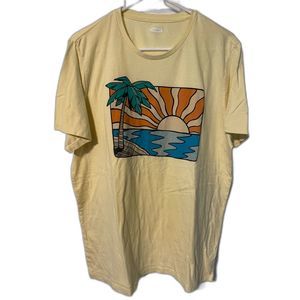 Men's Yellow Old Navy Palm Tree Sunrise T-Shirt XL